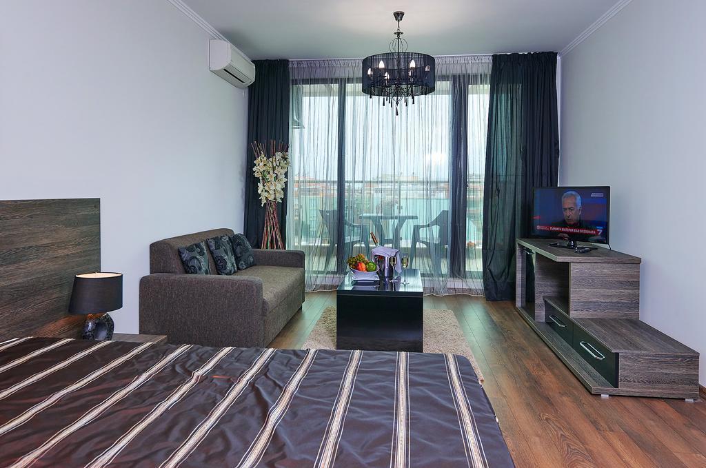 Central Plaza Hotel Pomorie Habitación foto